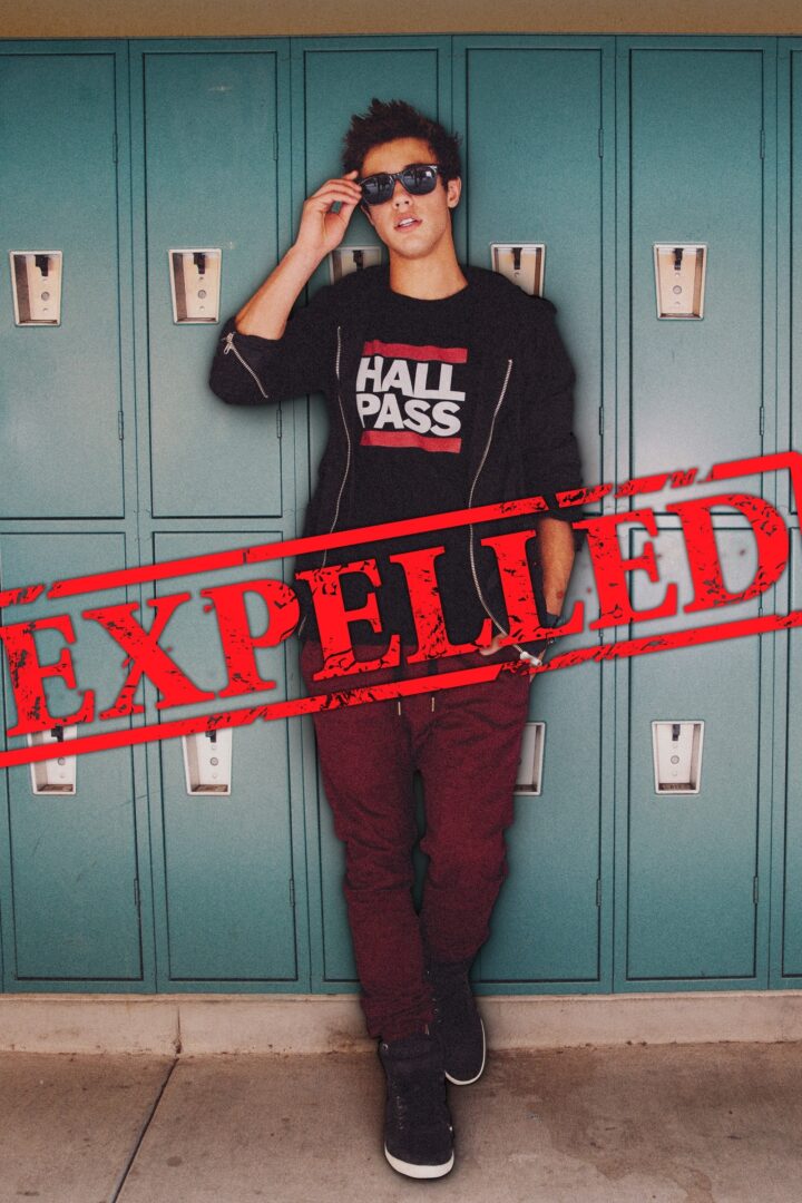 دانلود فیلم Expelled 2014 بدون سانسور با پخش آنلاین